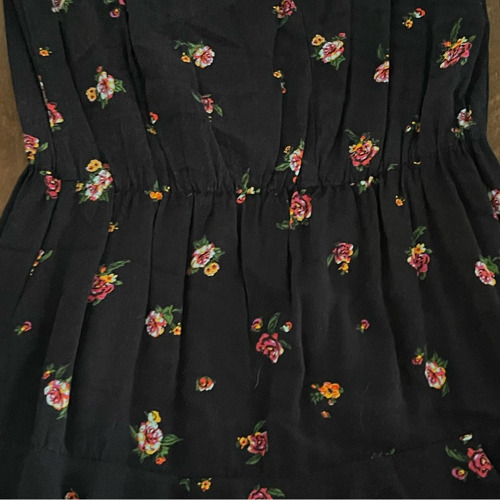 Dress - Picture 8 of 9